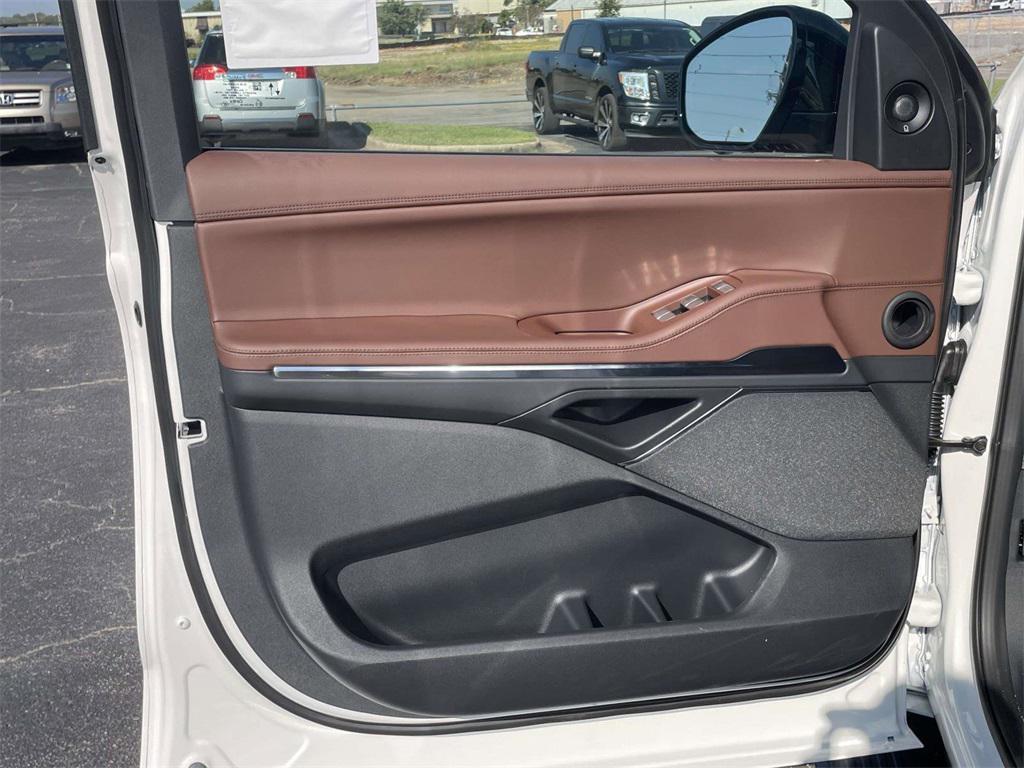 new 2025 Lincoln Navigator car, priced at $101,680