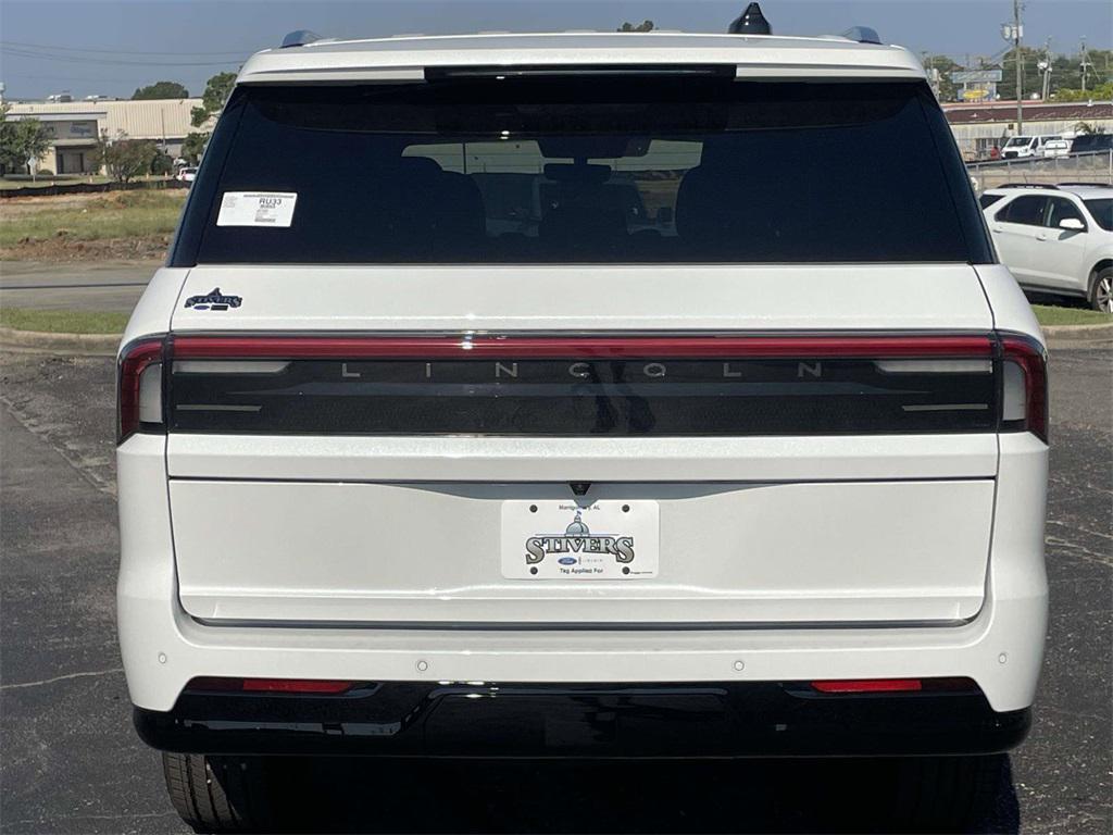 new 2025 Lincoln Navigator car, priced at $101,680