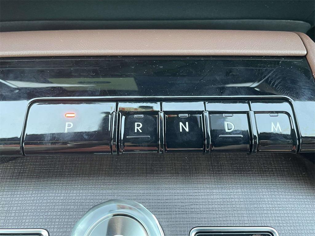 new 2025 Lincoln Navigator car, priced at $101,680