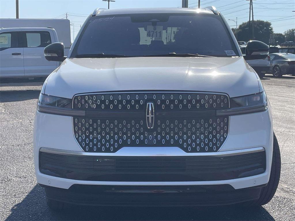new 2025 Lincoln Navigator car, priced at $101,680