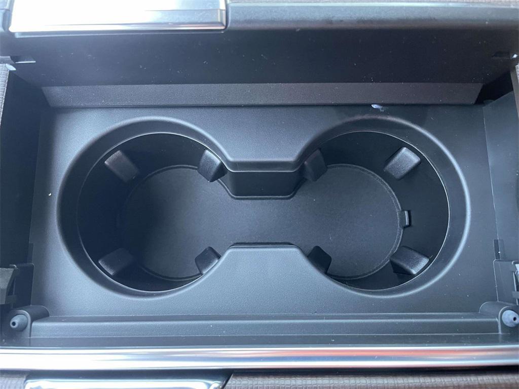 new 2025 Lincoln Navigator car, priced at $101,680