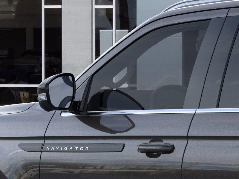 new 2025 Lincoln Navigator car, priced at $124,590