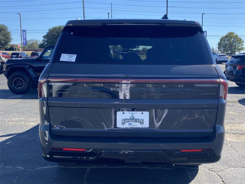 new 2025 Lincoln Navigator car, priced at $122,090