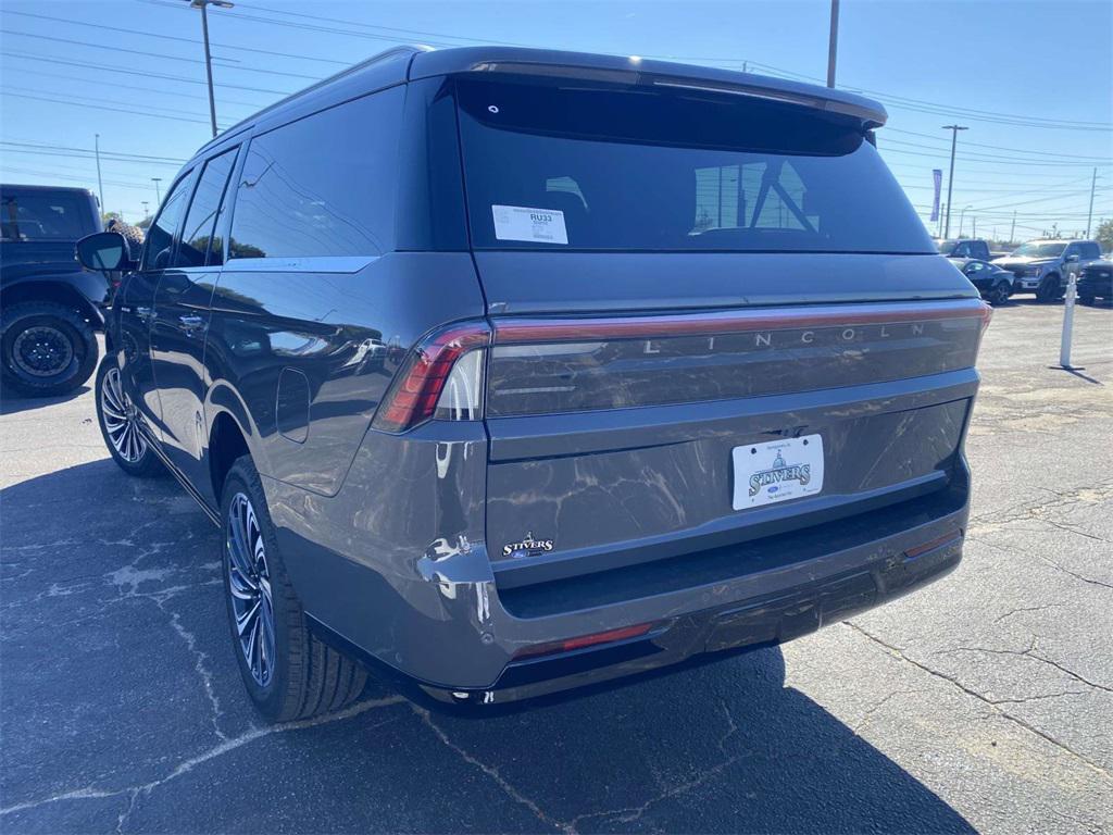 new 2025 Lincoln Navigator car, priced at $122,090
