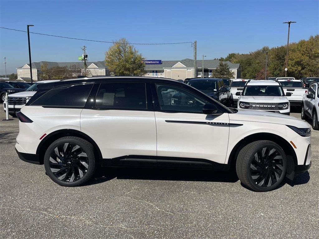 new 2026 Lincoln Nautilus car, priced at $68,092