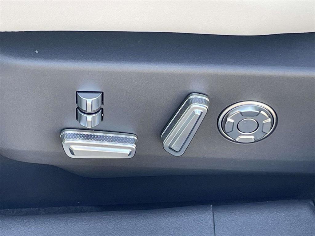 new 2026 Lincoln Nautilus car, priced at $68,092