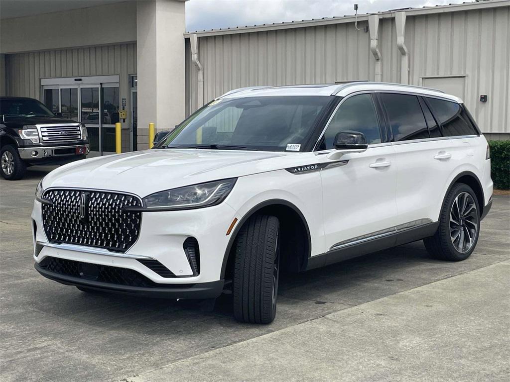 new 2025 Lincoln Aviator car, priced at $61,297