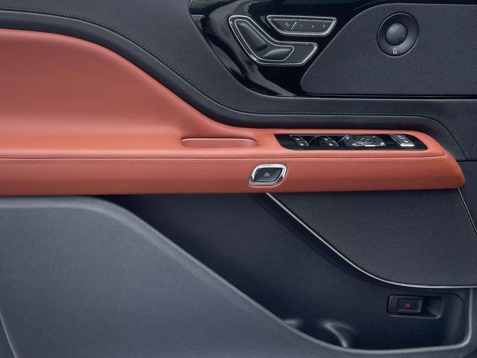 new 2025 Lincoln Aviator car, priced at $61,297