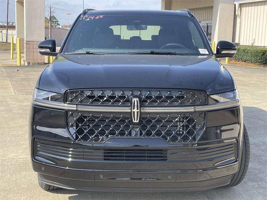 new 2025 Lincoln Navigator car, priced at $105,080