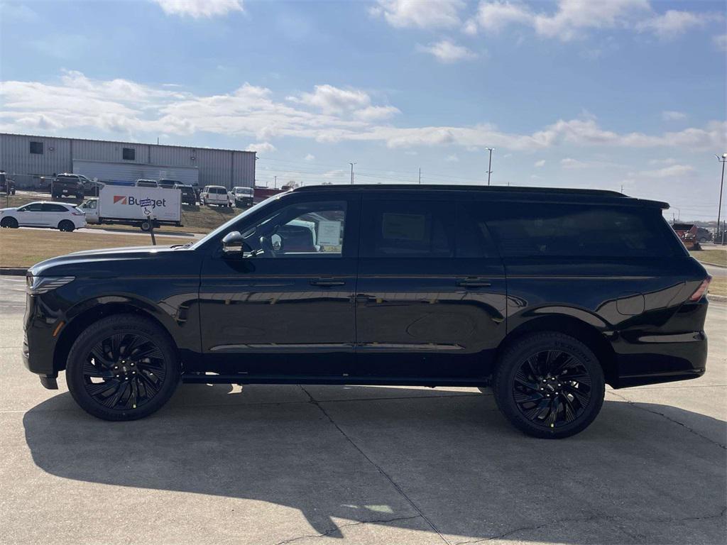 new 2025 Lincoln Navigator car, priced at $105,080