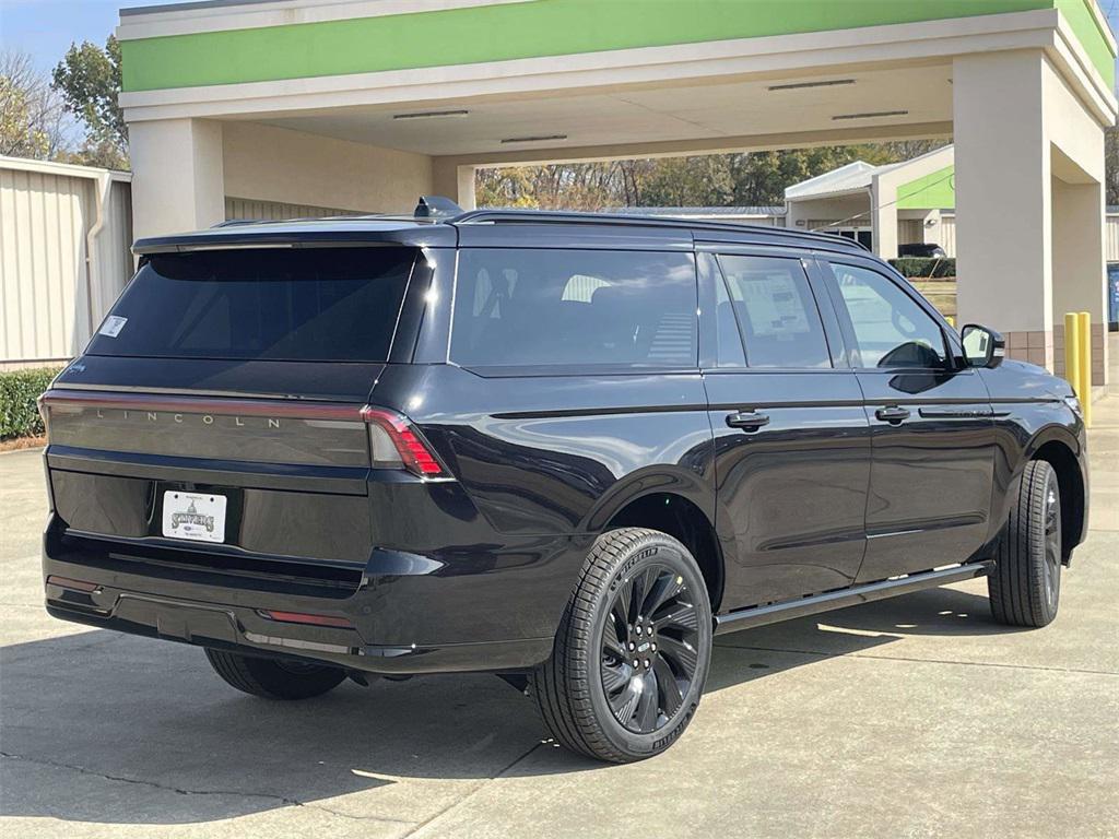 new 2025 Lincoln Navigator car, priced at $105,080