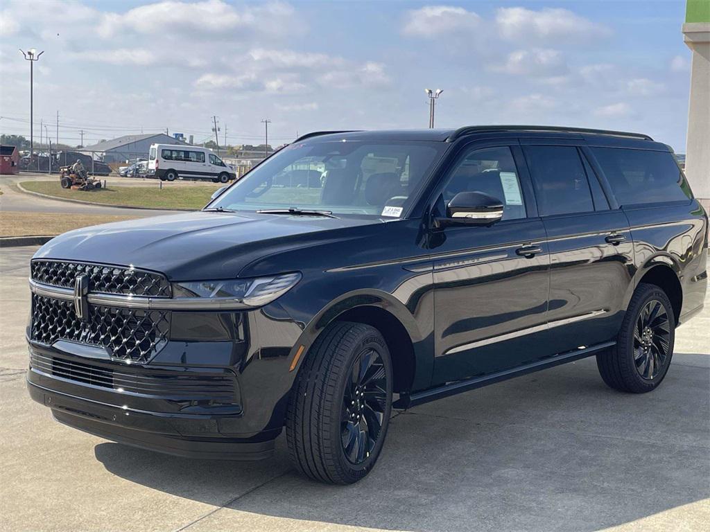 new 2025 Lincoln Navigator car, priced at $105,080