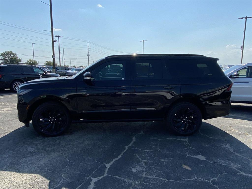 new 2025 Lincoln Navigator car, priced at $100,935