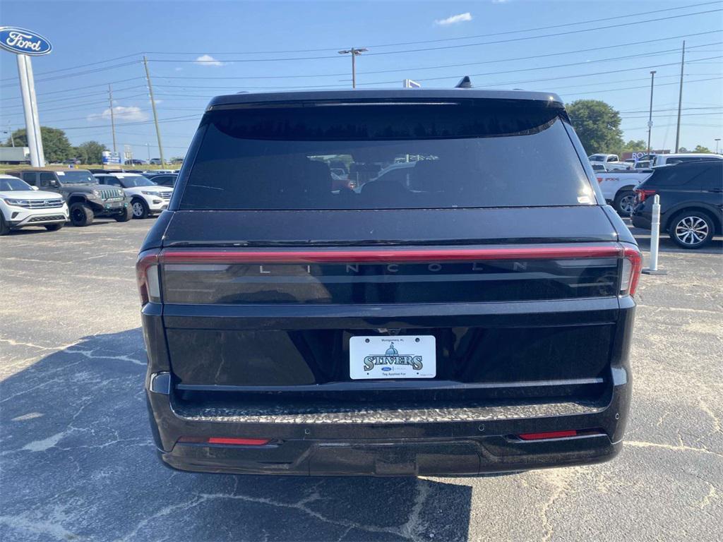 new 2025 Lincoln Navigator car, priced at $100,935
