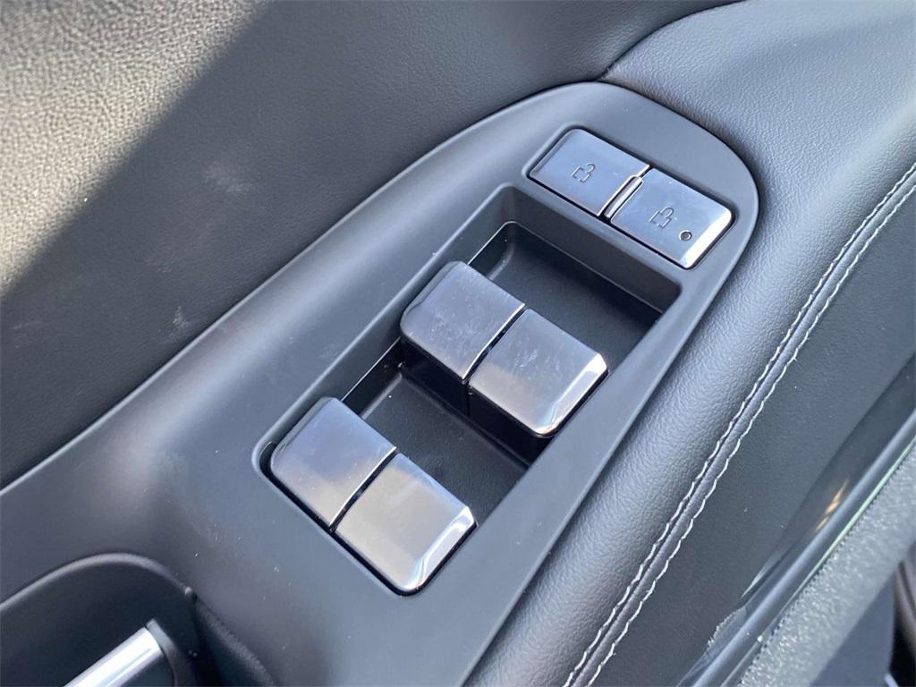 new 2025 Lincoln Navigator car, priced at $100,935