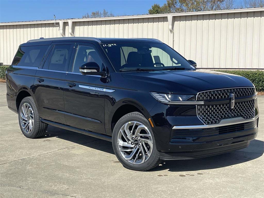 new 2025 Lincoln Navigator car, priced at $101,580