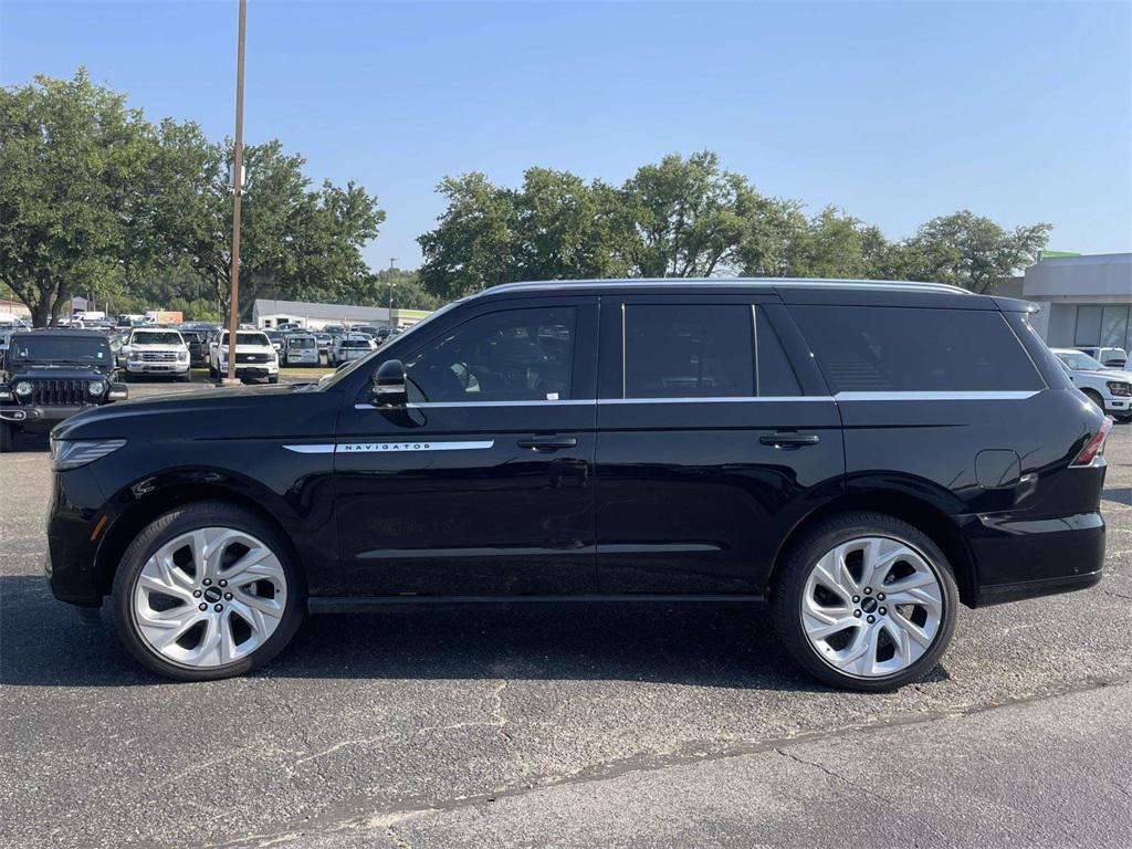 new 2025 Lincoln Navigator car, priced at $100,230