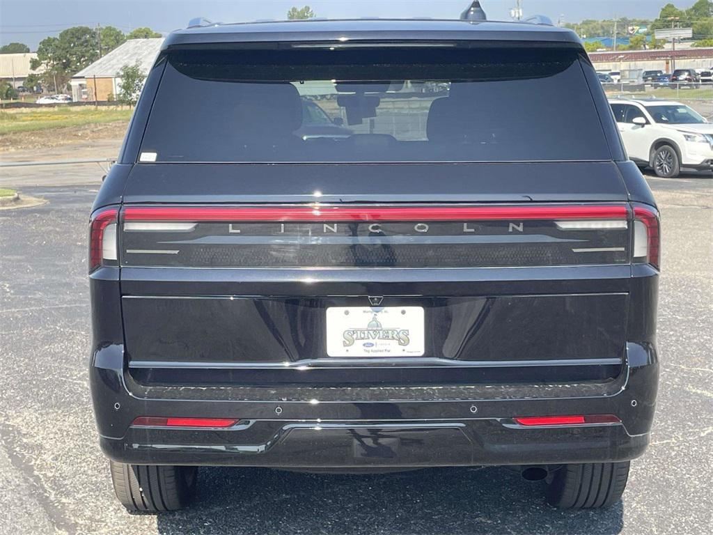 new 2025 Lincoln Navigator car, priced at $100,230