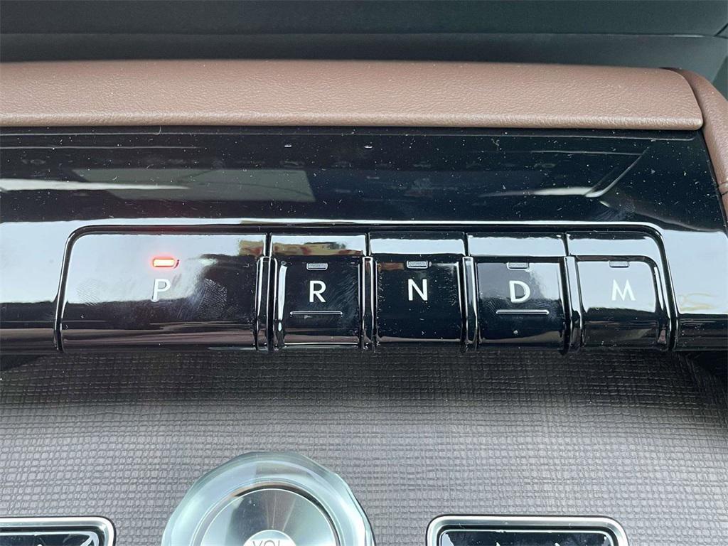 new 2025 Lincoln Navigator car, priced at $100,230