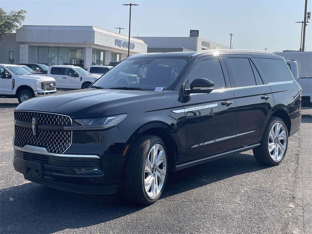 new 2025 Lincoln Navigator car, priced at $100,230