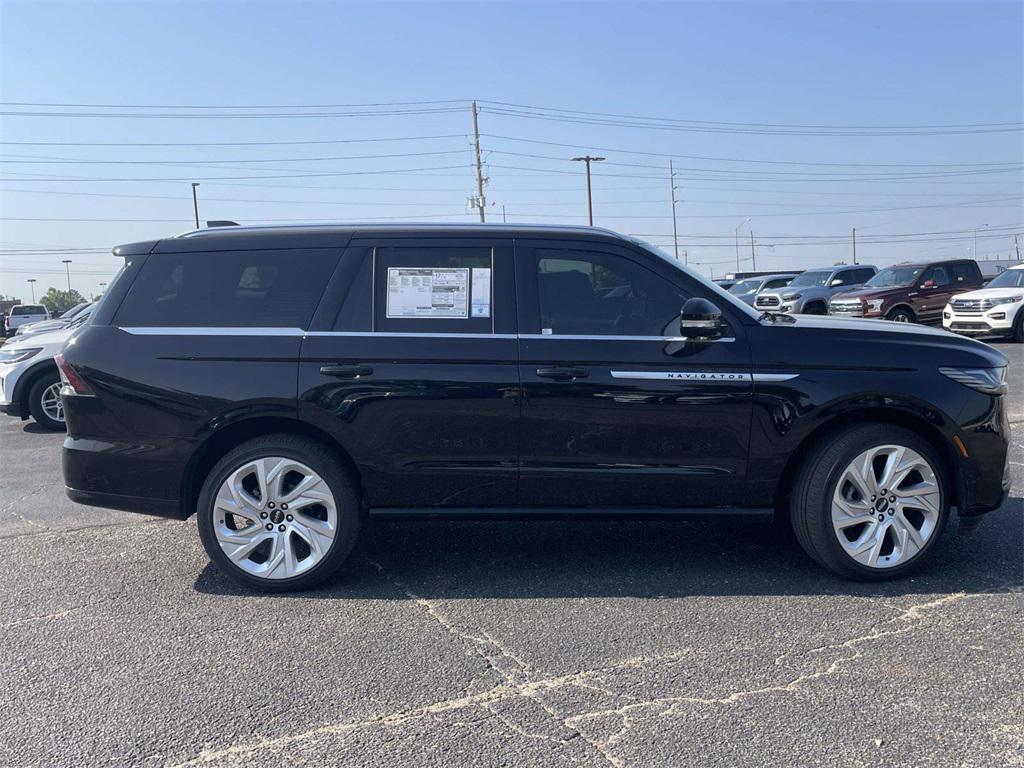 new 2025 Lincoln Navigator car, priced at $100,230