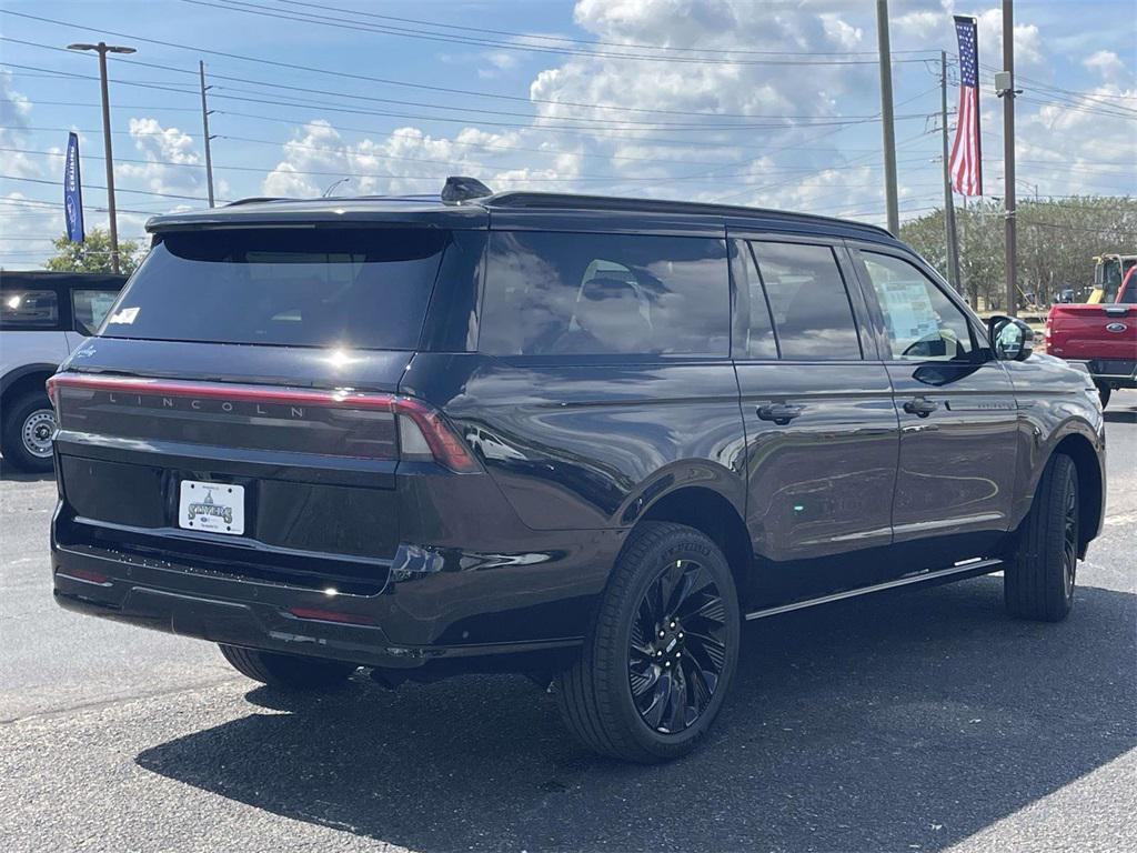 new 2025 Lincoln Navigator car, priced at $104,080