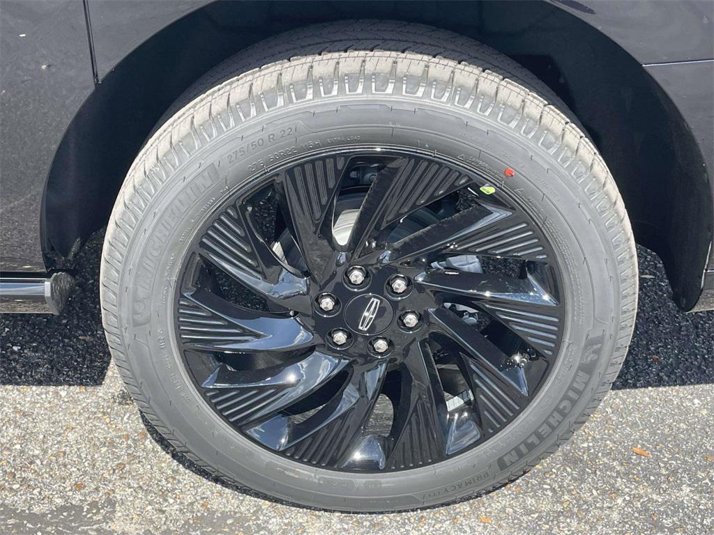 new 2025 Lincoln Navigator car, priced at $104,080