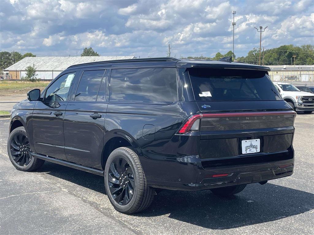 new 2025 Lincoln Navigator car, priced at $104,080