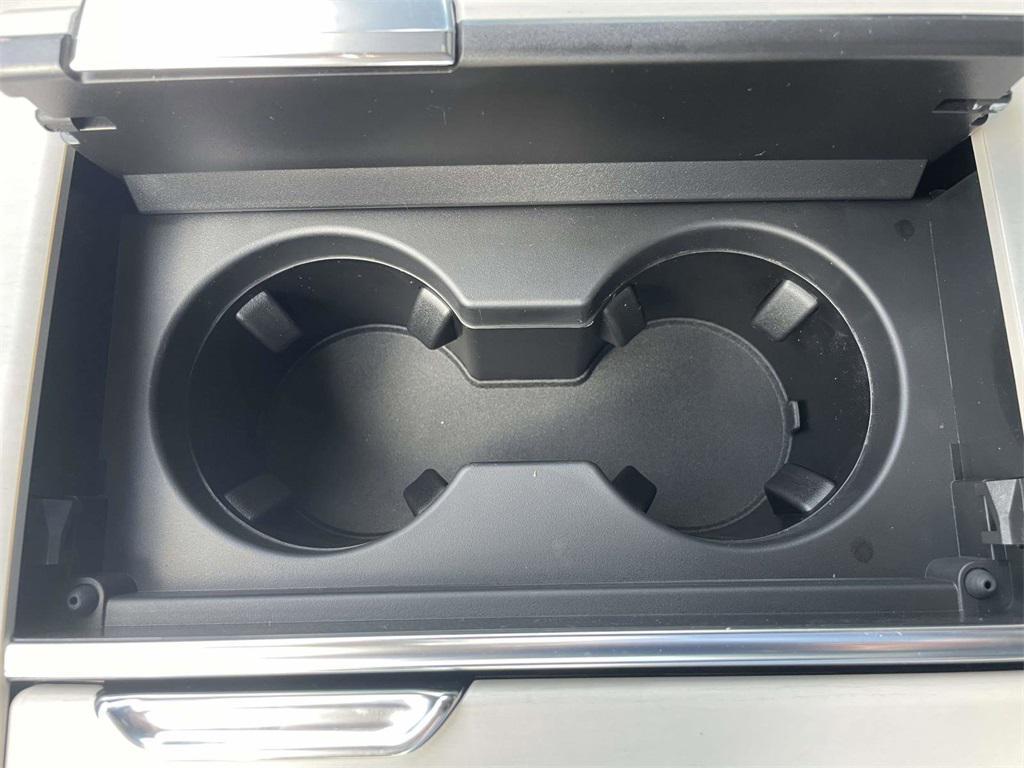 new 2025 Lincoln Navigator car, priced at $104,080