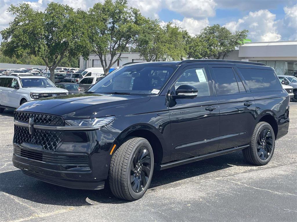 new 2025 Lincoln Navigator car, priced at $104,080
