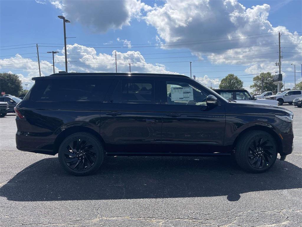 new 2025 Lincoln Navigator car, priced at $104,080