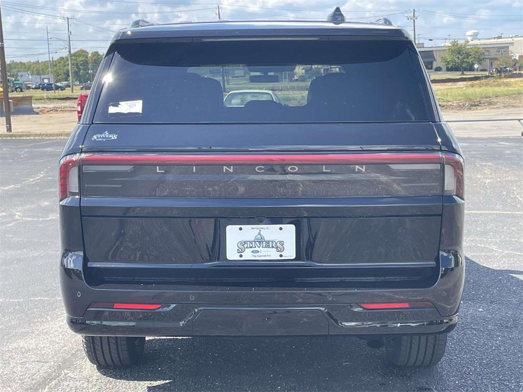new 2025 Lincoln Navigator car, priced at $104,080