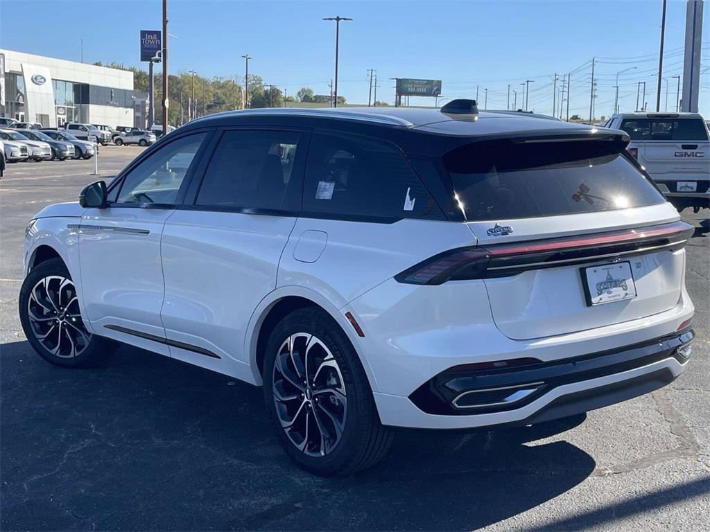 new 2025 Lincoln Nautilus car, priced at $59,211