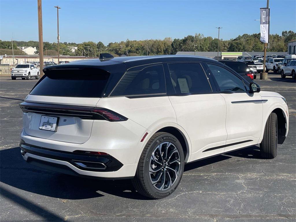 new 2025 Lincoln Nautilus car, priced at $59,211