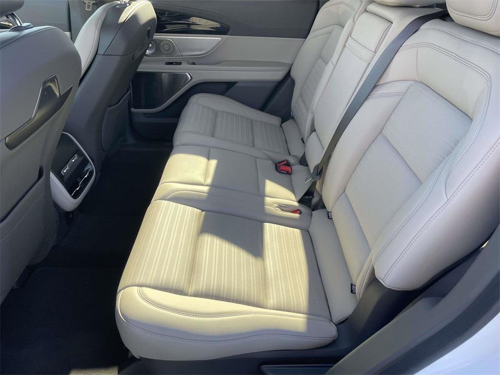 new 2025 Lincoln Nautilus car, priced at $59,211