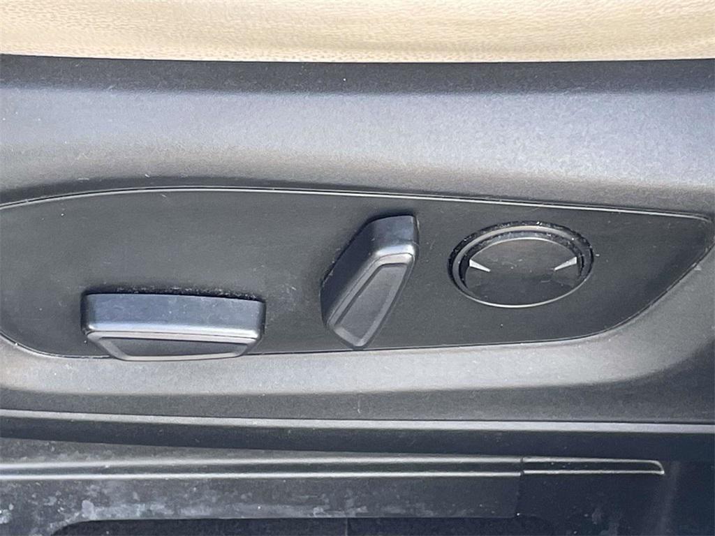 used 2021 Ford Explorer car, priced at $25,521