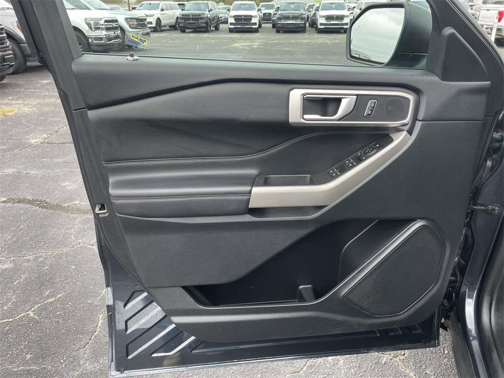 used 2024 Ford Explorer car, priced at $28,999