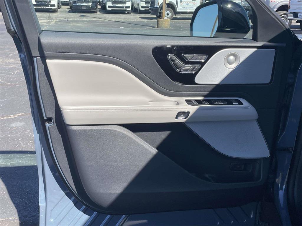 new 2025 Lincoln Aviator car, priced at $65,006