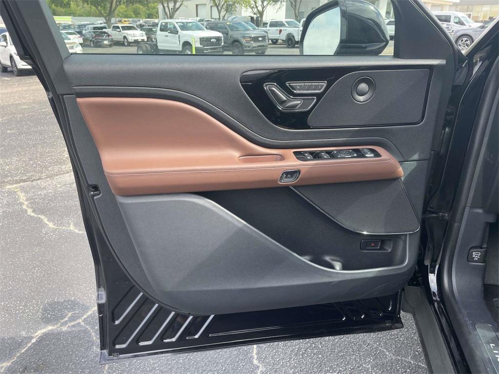 new 2025 Lincoln Aviator car, priced at $57,134