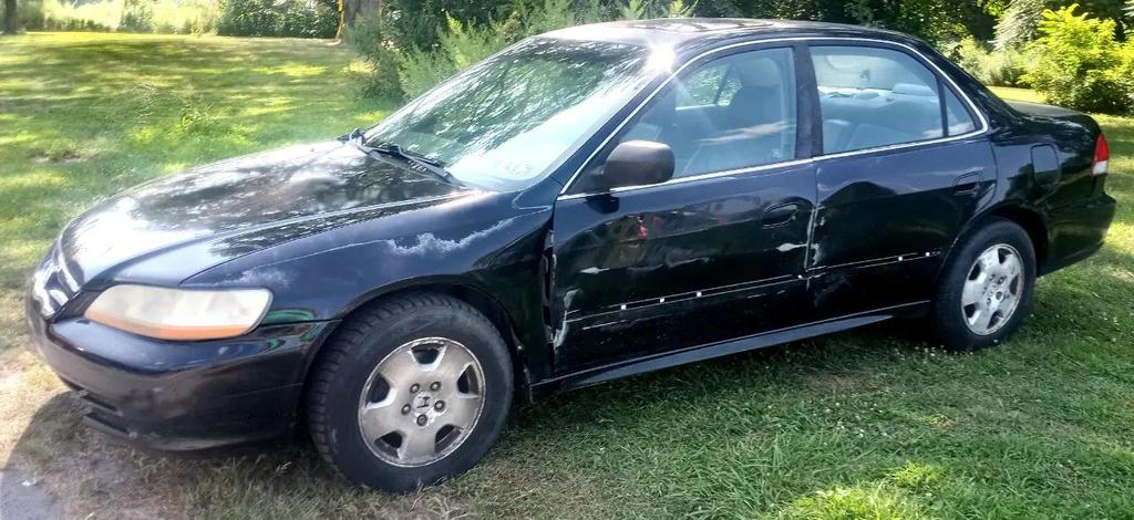 used 2002 Honda Accord car, priced at $1,400