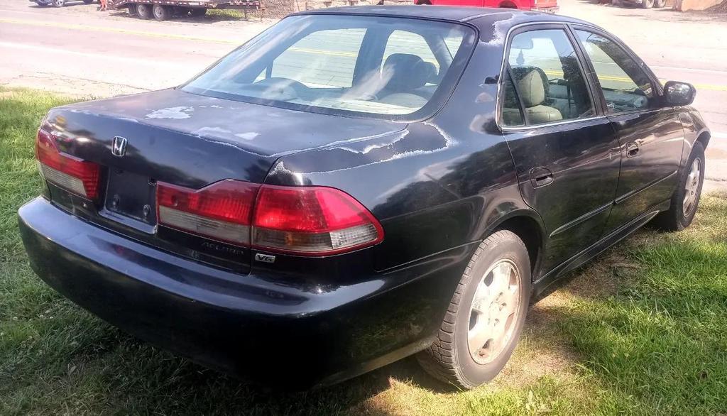 used 2002 Honda Accord car, priced at $1,400
