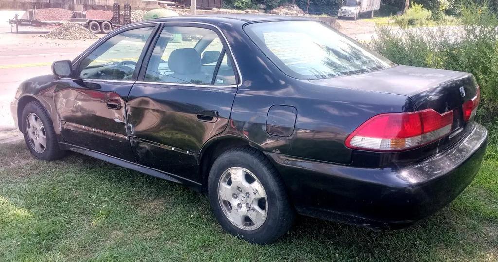 used 2002 Honda Accord car, priced at $1,400