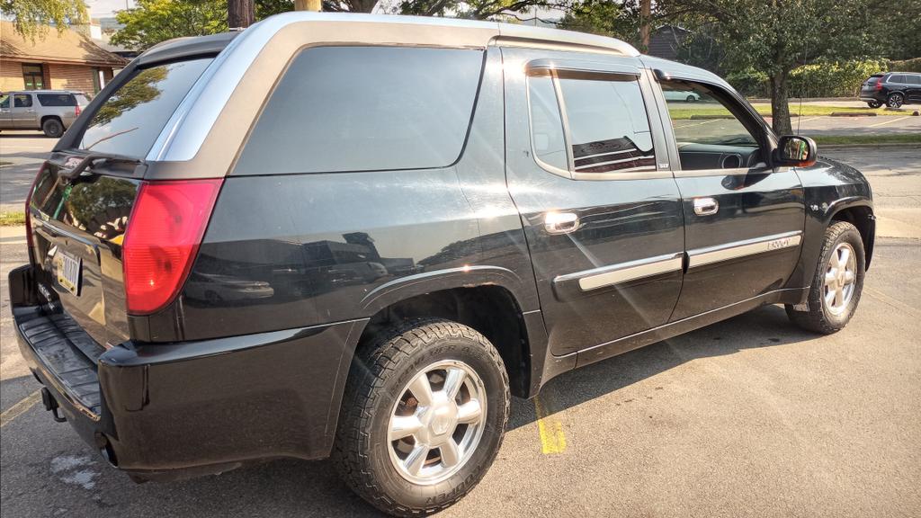 used 2004 GMC Envoy XUV car, priced at $5,195