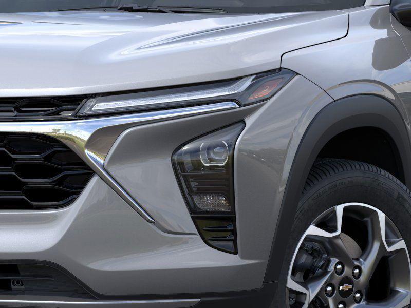 new 2025 Chevrolet Trax car, priced at $23,015
