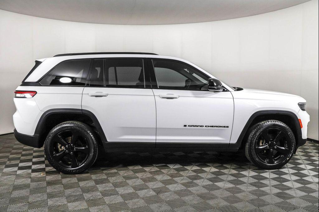 used 2023 Jeep Grand Cherokee car, priced at $31,409