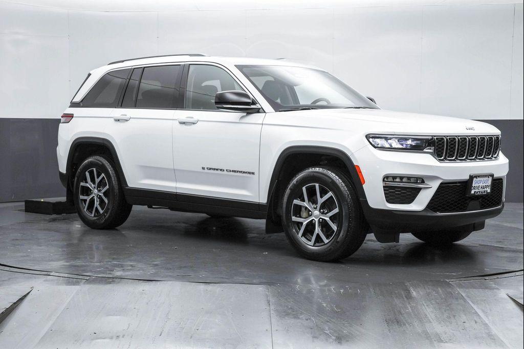 used 2024 Jeep Grand Cherokee car, priced at $28,977