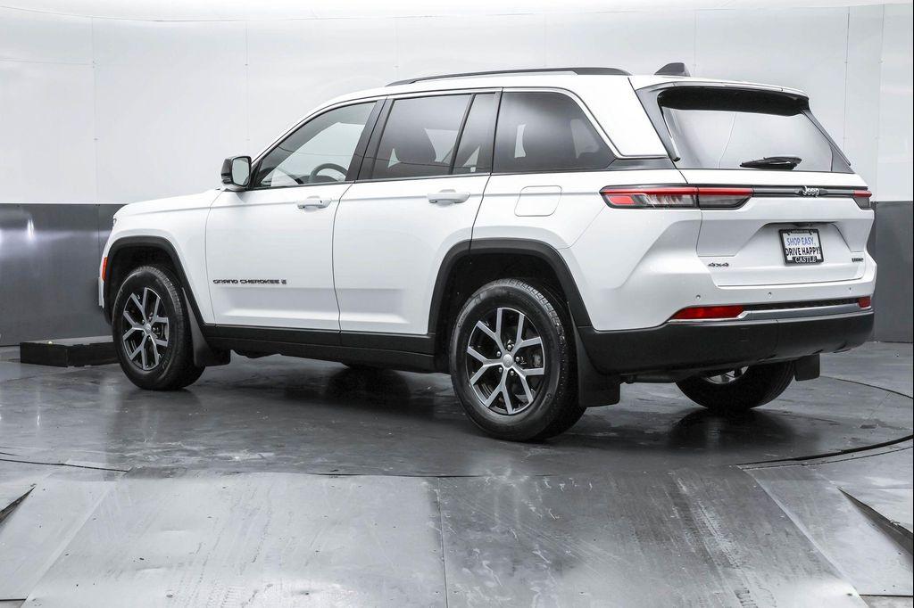 used 2024 Jeep Grand Cherokee car, priced at $28,977