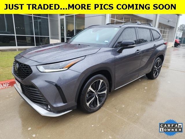 used 2022 Toyota Highlander car, priced at $40,000