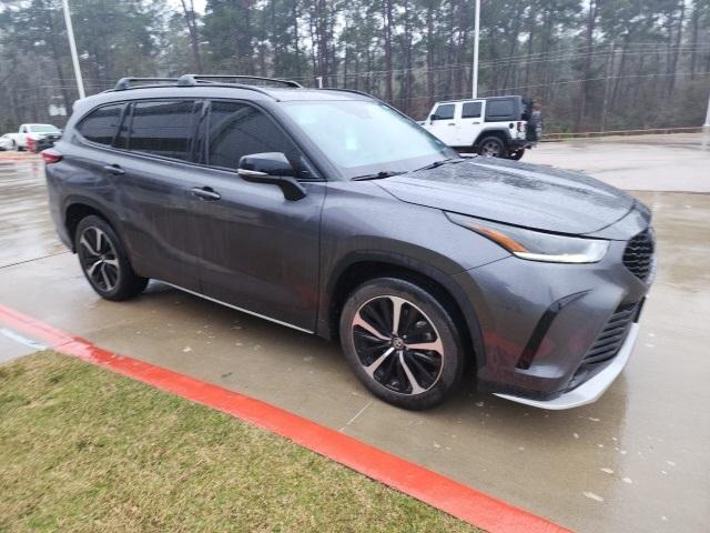 used 2022 Toyota Highlander car, priced at $40,000