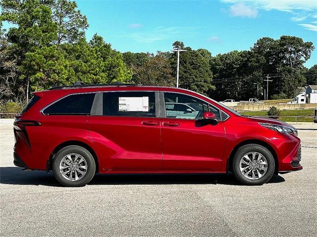 new 2025 Toyota Sienna car, priced at $43,565